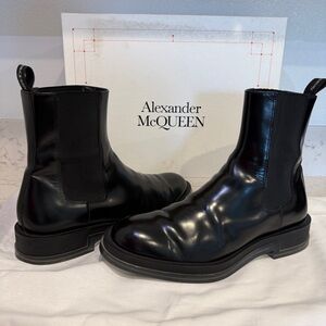 Alexander McQueen Men’s Black Leather Chelsea Boots Size EU 43 w/ Original Box